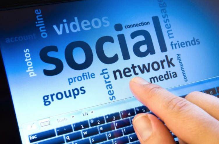 How to choose the most important social networks